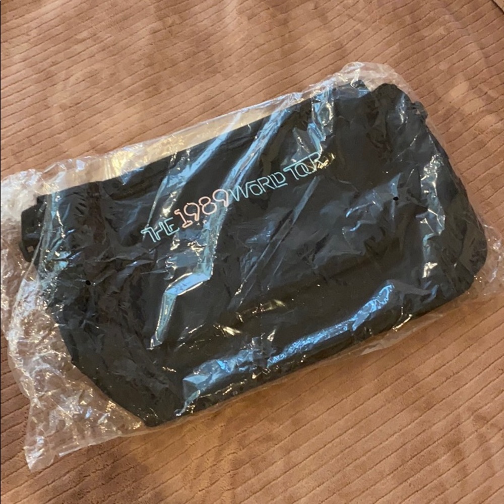 1989 world tour bag